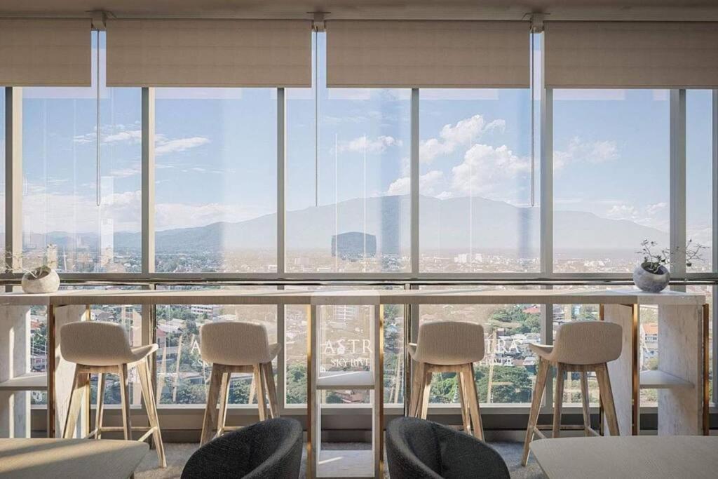 Modern Style Room With Sky Pool 古城边天际泳池公寓 清邁 外观 照片