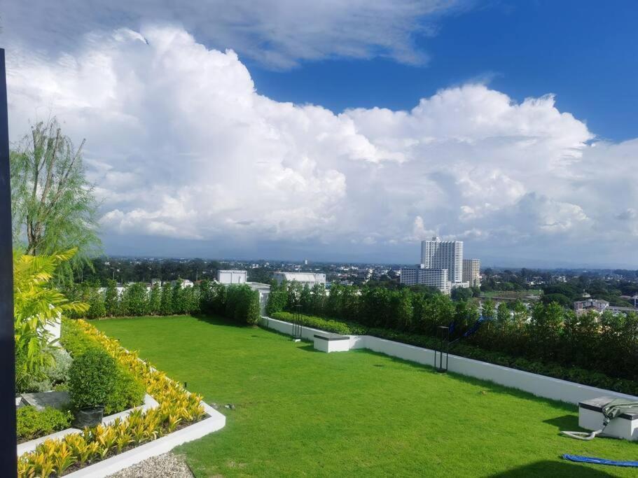 Modern Style Room With Sky Pool 古城边天际泳池公寓 清邁 外观 照片
